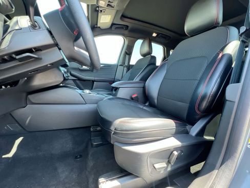 Used 2024 Ford Escape ST-Line w/ Tech Pack #1 AWD/4WD image 16