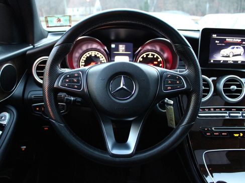 Used 2017 Mercedes-Benz GLC 300 4MATIC image 38