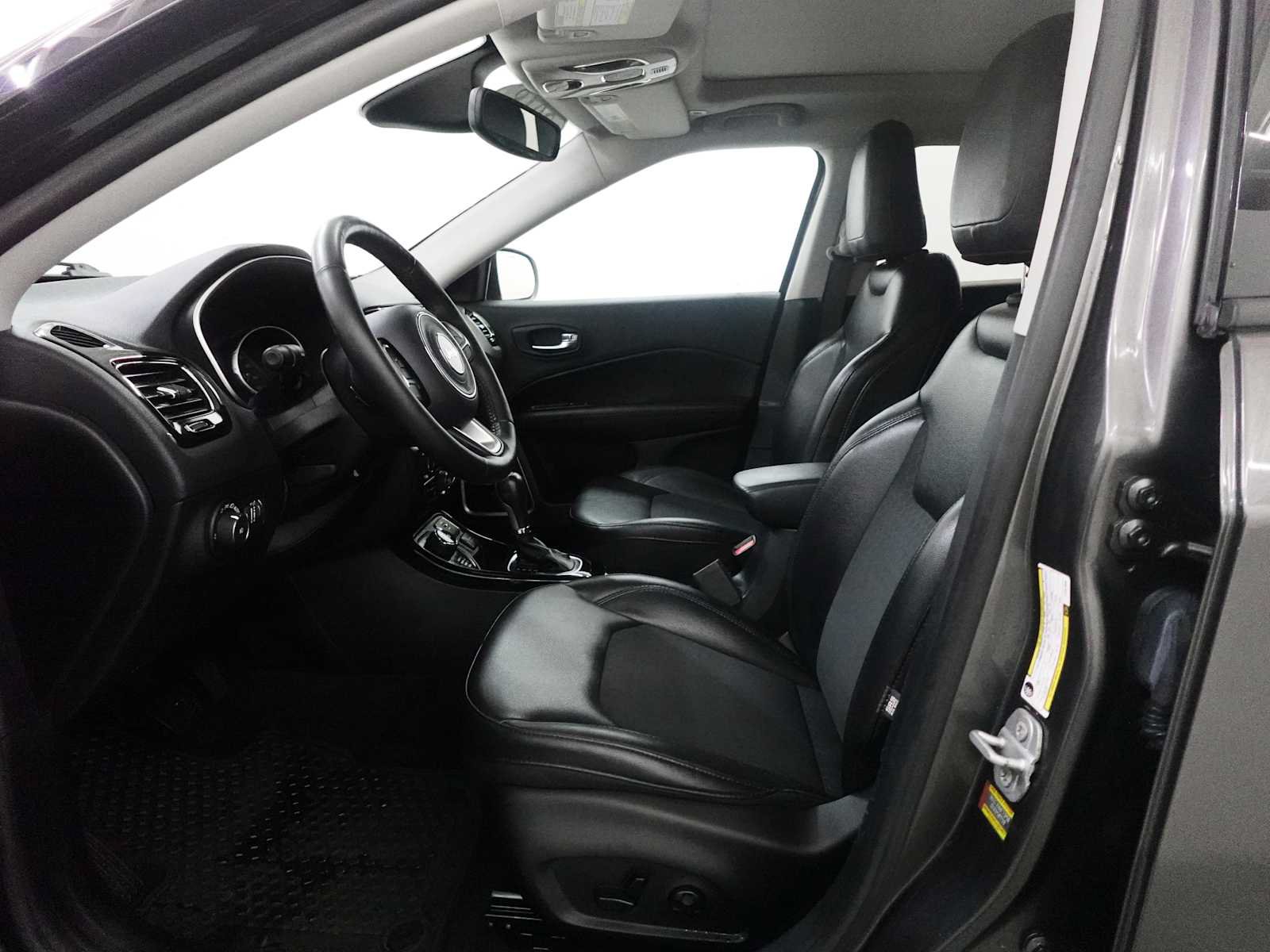 Used 2018 Jeep Compass Latitude w/ Popular Equipment Group AWD/4WD image 12
