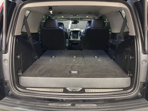 Used 2019 Cadillac Escalade Luxury w/ Escalade Sport Edition image 33