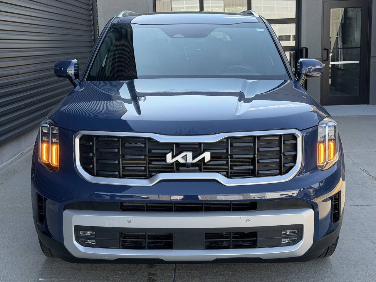 Used 2024 Kia Telluride SX AWD/4WD image 4