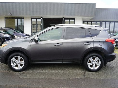 Used 2014 Toyota RAV4 Limited FWD image 2