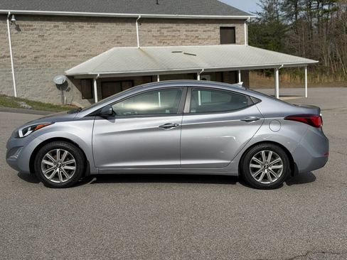 Used 2015 Hyundai Elantra SE w/ Option Group 02 image 5
