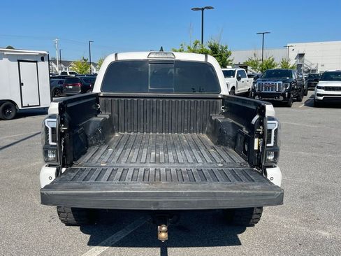 Used 2018 Toyota Tacoma TRD Sport AWD/4WD image 21