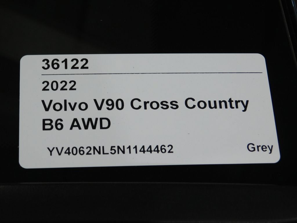 Used 2022 Volvo V90 B6 Cross Country AWD/4WD image 75