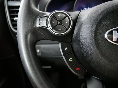 Used 2016 Kia Soul FWD image 25