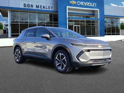 New 2026 Chevrolet Equinox EV LT image 1