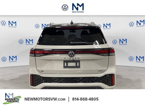 New 2026 Volkswagen Tiguan SE R-Line image 4