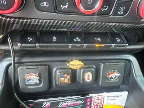 Used 2015 GMC Sierra 1500 SLT w/ SLT Preferred Package AWD/4WD image 26