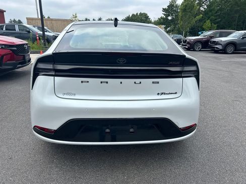 Used 2024 Toyota Prius Prime FWD image 5