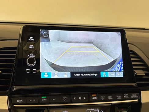 New 2026 Honda Odyssey Touring image 22