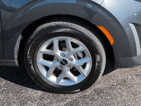 Used 2025 Kia Soul LX w/ LX Technology Package FWD image 10