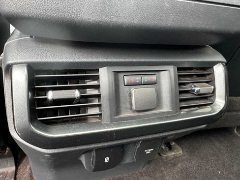 Used 2022 Ford F150 Lariat w/ Equipment Group 502A High AWD/4WD image 29