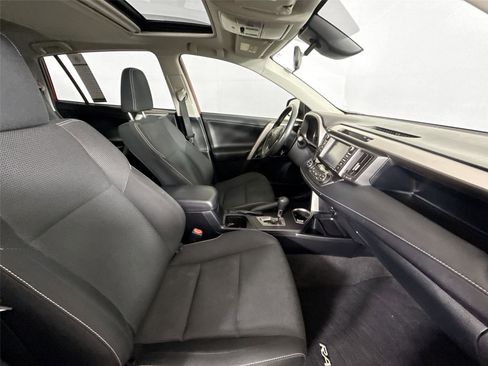 Used 2017 Toyota RAV4 XLE FWD image 40