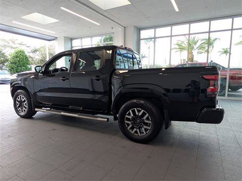 Used 2022 Nissan Frontier SV w/ SV Premium Package image 10