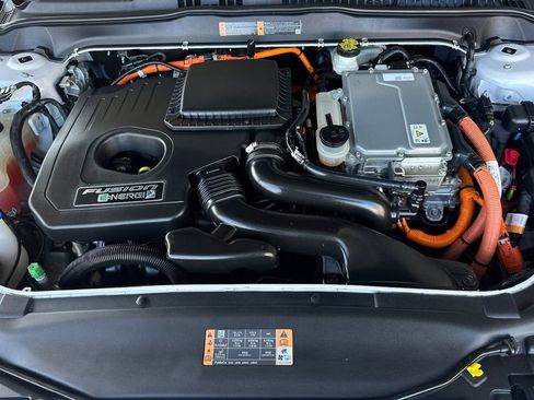 Certified 2017 Ford Fusion Energi SE FWD image 20