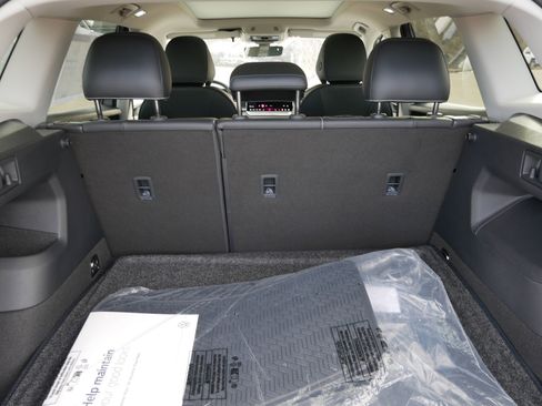 New 2026 Volkswagen Tiguan SE AWD/4WD image 6
