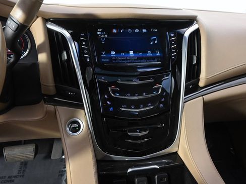 Used 2019 Cadillac Escalade Platinum AWD/4WD image 27
