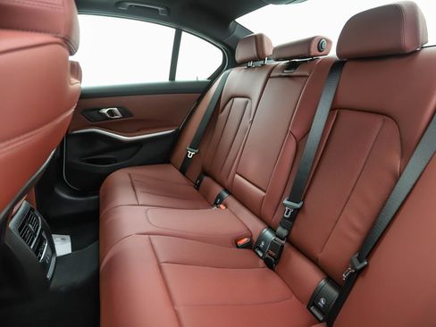 Used 2025 BMW 330i xDrive Sedan w/ Premium Package image 23