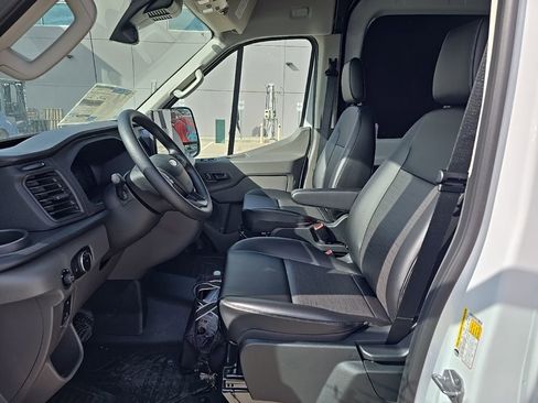 New 2026 Ford Transit 250 148 Medium Roof w/ Load Area Protection Package RWD image 3