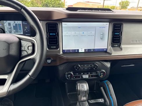 Used 2023 Ford Bronco Outer Banks w/ Sasquatch Package AWD/4WD image 18