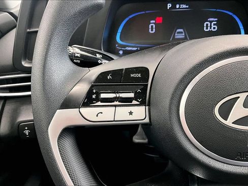 Certified 2024 Hyundai Elantra SE FWD image 20