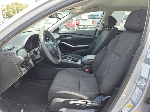 Used 2025 Honda Accord LX image 11