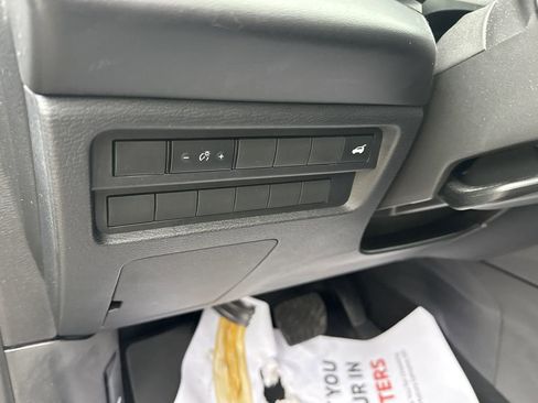 Used 2024 Mitsubishi Outlander SEL image 14