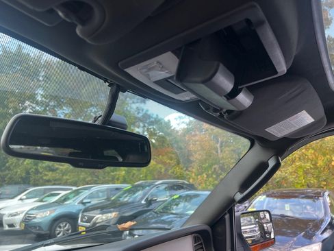 Used 2012 Lincoln Navigator L 4WD image 24