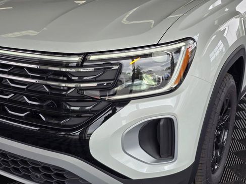 New 2026 Volkswagen Atlas Peak Edition AWD/4WD image 9