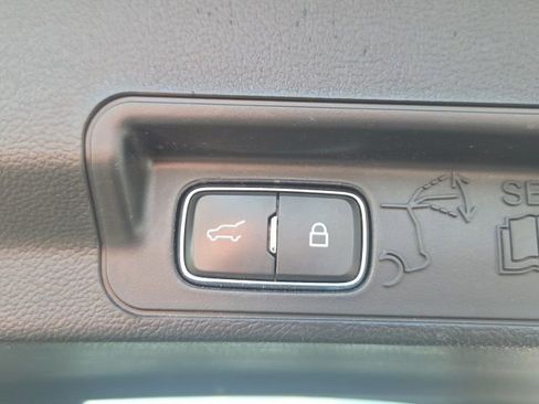 Used 2024 Ford Explorer XLT w/ Equipment Group 202A AWD/4WD image 14