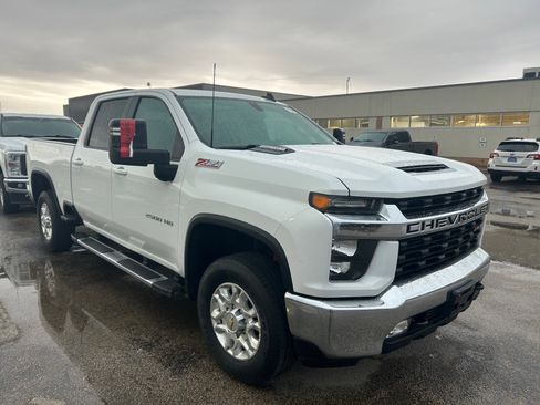 Used 2023 Chevrolet Silverado 2500 LT w/ Convenience Package image 18