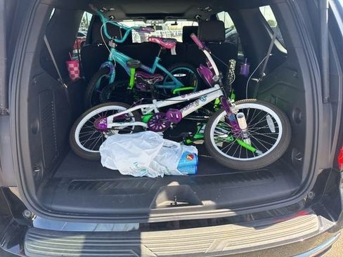 Used 2021 GMC Yukon SLT w/ Rear Media and Nav Package image 30