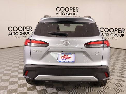 Used 2024 Toyota Corolla Cross XLE w/ Convenience Package AWD/4WD image 22