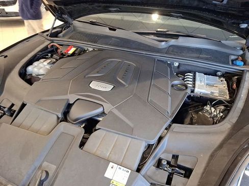 Used 2022 Porsche Cayenne Base image 29