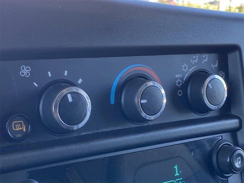 Used 2023 GMC Savana 2500 Extended w/ Driver Convenience Package image 22