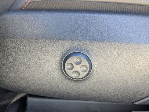 Used 2025 Mercedes-Benz GLC 43 AMG AMG GLC 43 image 26