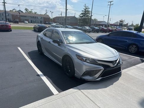 Used 2021 Toyota Camry XSE AWD/4WD image 19