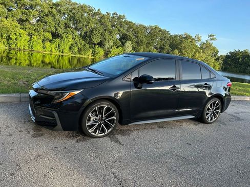 Used 2022 Toyota Corolla SE FWD image 2