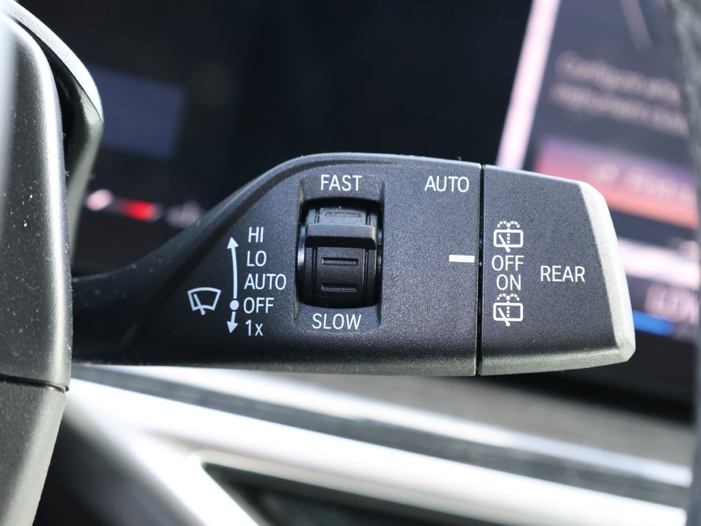 Used 2024 BMW X7 xDrive40i w/ M Sport Package AWD/4WD image 47