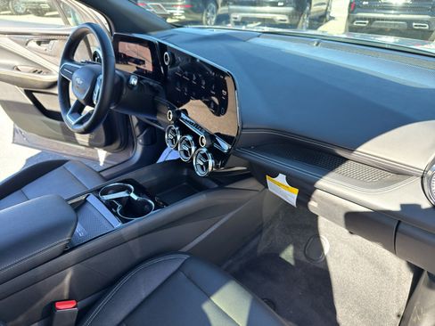 Used 2024 Chevrolet Blazer EV LT image 34