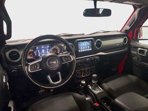 Used 2019 Jeep Wrangler Unlimited Sahara w/ Safety Group AWD/4WD image 31