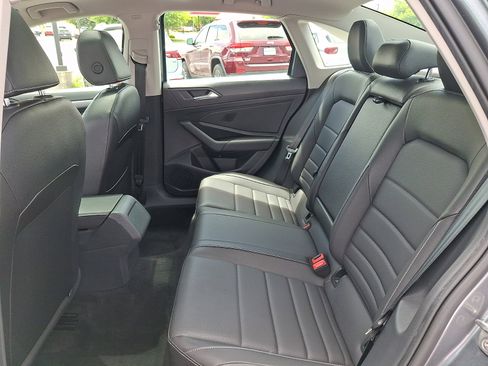 Used 2021 Volkswagen Jetta SE FWD image 10