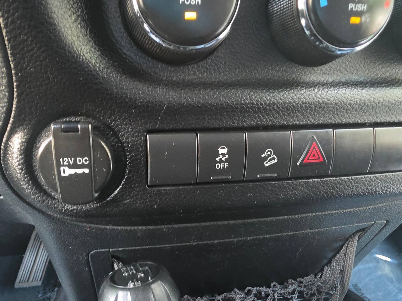 Used 2013 Jeep Wrangler Sport AWD/4WD image 31