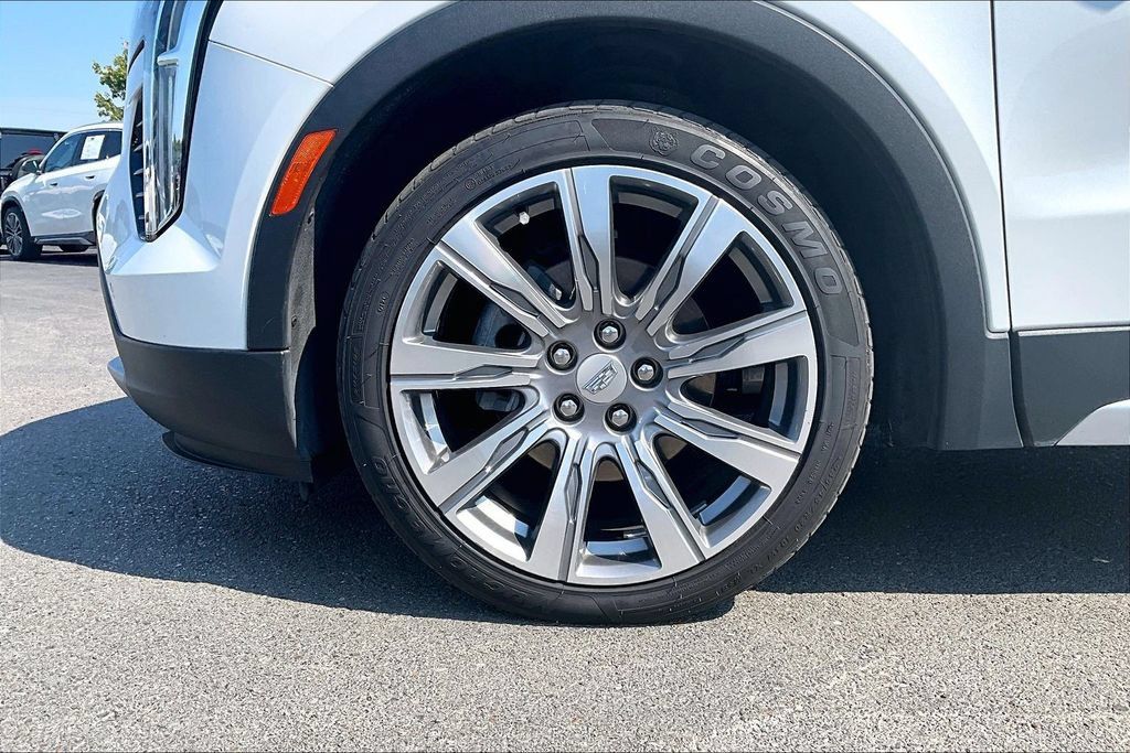 Used 2023 Cadillac XT4 Premium Luxury w/ Driver Assist Package FWD image 2