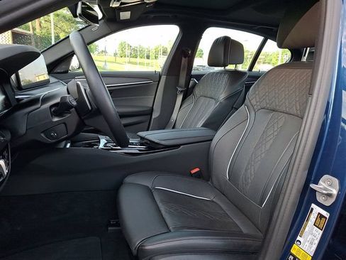 Used 2022 BMW 530i xDrive w/ Premium Package AWD/4WD image 14