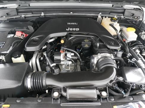 Used 2021 Jeep Wrangler Unlimited Sport AWD/4WD image 32