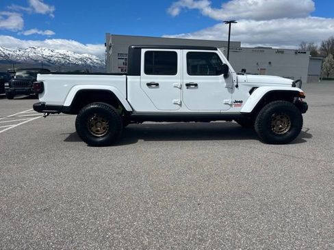 Used 2023 Jeep Gladiator Sport image 2