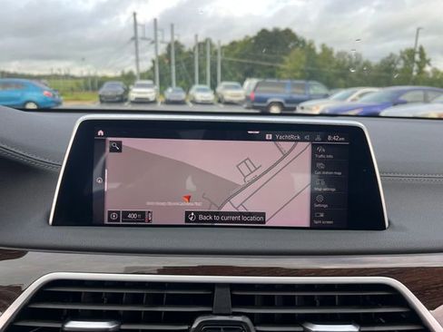 Used 2020 BMW 740i w/ Premium Package RWD image 25