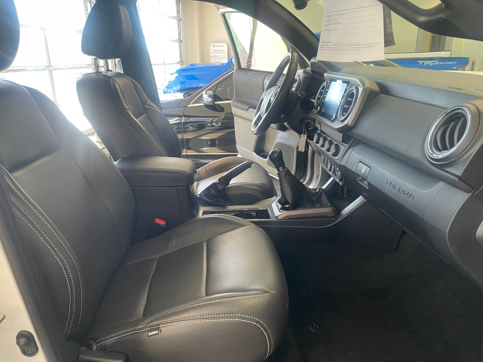 Used 2020 Toyota Tacoma TRD Off-Road AWD/4WD image 19